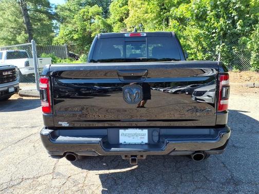 Diamond Black Crystal Pearlcoat 2019 RAM 1500 Big Horn