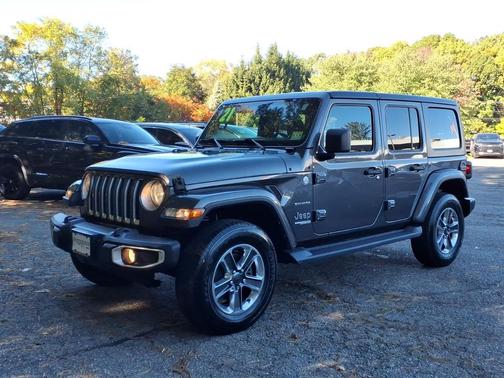 Granite Crystal Metallic Clearcoat 2021 Jeep Wrangler Unlimited Sahara