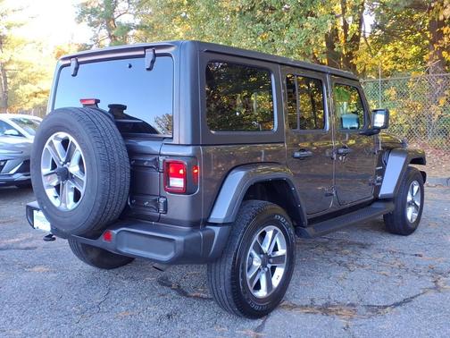 Granite Crystal Metallic Clearcoat 2021 Jeep Wrangler Unlimited Sahara