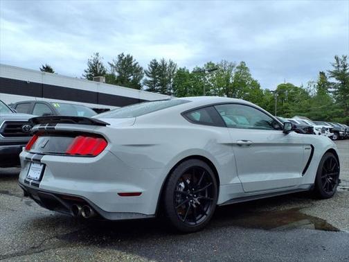 2017 Ford Shelby GT350 Base