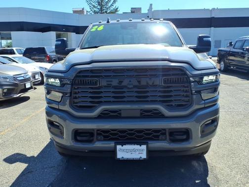 Ceramic Gray Clearcoat 2026 RAM 2500 Big Horn Crew Cab 4x4 6'4' Box