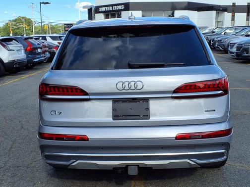 2021 Audi Q7 45 Premium Plus