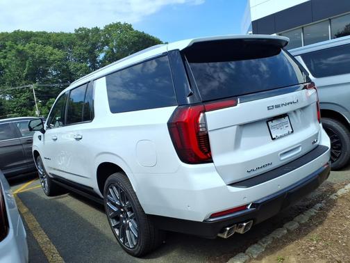 Glacier White Tricoat 2026 GMC Yukon XL Denali Ultimate