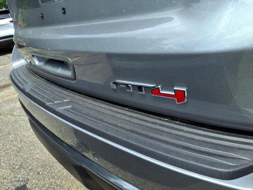 2025 GMC Yukon 4WD AT4