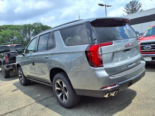 2025 GMC Yukon 4WD AT4