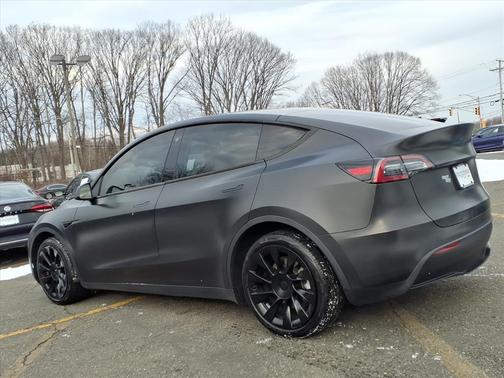 2022 Tesla Model Y Long Range Dual Motor All-Wheel Drive