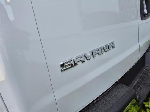 2025 GMC Savana 2500 Work Van