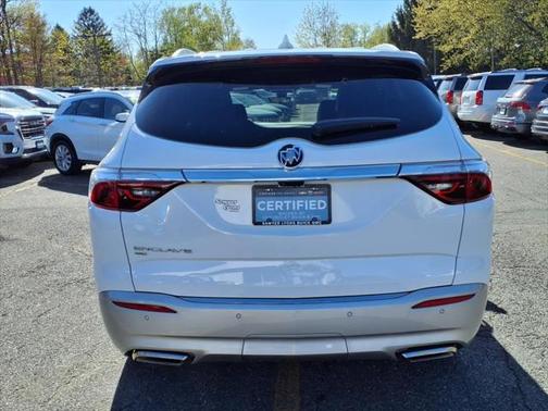 2022 Buick Enclave Essence