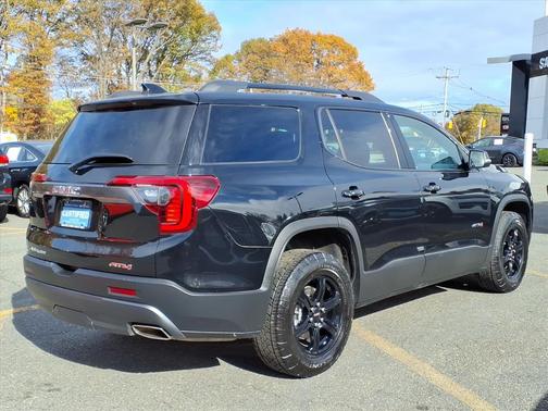 2023 GMC Acadia AWD AT4