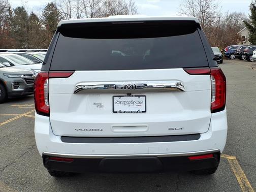 2022 GMC Yukon SLT