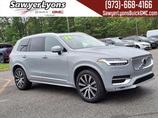 2024 Volvo XC90 B5 Plus