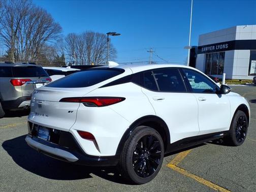 Summit White 2024 Buick Envista Sport Touring FWD