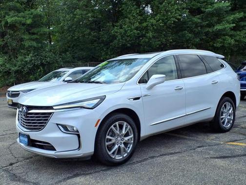 2023 Buick Enclave Essence AWD