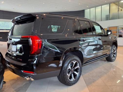 2025 GMC Yukon 4WD AT4
