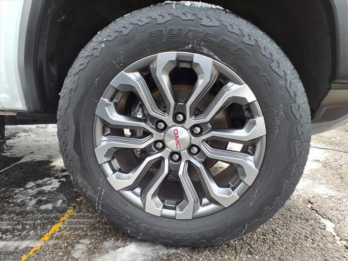 2023 GMC Canyon Denali