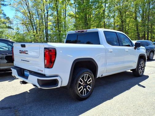 Summit White 2023 GMC Sierra 1500 AT4