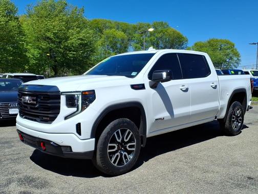 Summit White 2023 GMC Sierra 1500 AT4