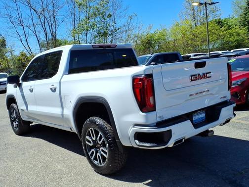 Summit White 2023 GMC Sierra 1500 AT4