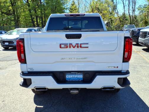 Summit White 2023 GMC Sierra 1500 AT4