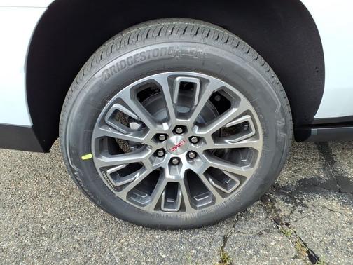 Glacier White Tricoat 2026 GMC Yukon XL Denali