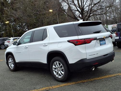 2023 Chevrolet Traverse LS