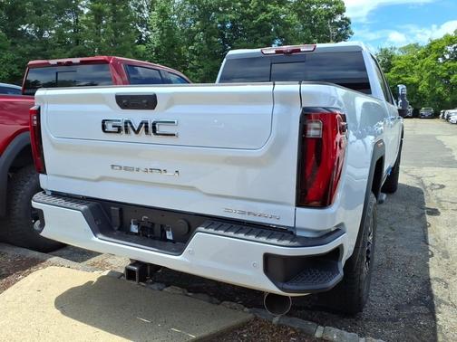 Glacier White Tricoat 2026 GMC Sierra 2500 Denali Ultimate