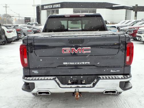 2022 GMC Sierra 1500 SLT