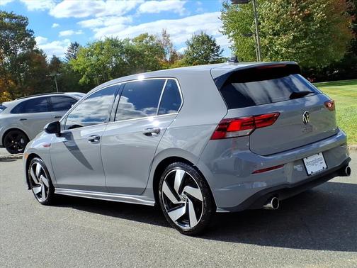 2024 Volkswagen Golf GTI 2.0T SE DSG