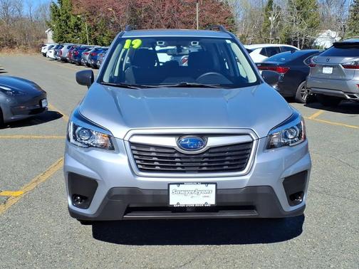 Ice Silver Metallic 2019 Subaru Forester Base