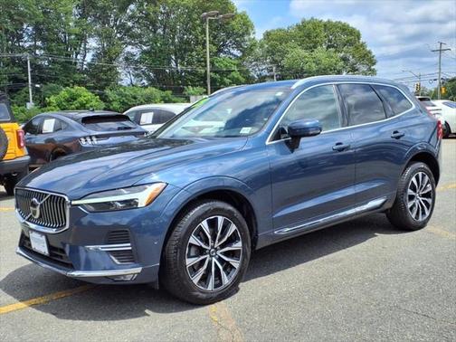 2023 Volvo XC60 B5 Plus Bright Theme