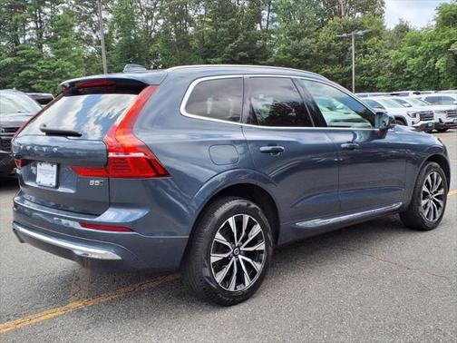 2023 Volvo XC60 B5 Plus Bright Theme