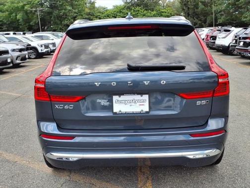 2023 Volvo XC60 B5 Plus Bright Theme