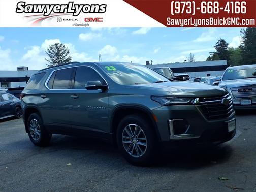 Silver Sage Metallic 2023 Chevrolet Traverse LT Cloth