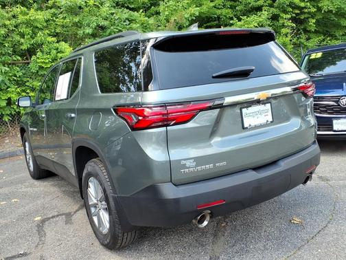 Silver Sage Metallic 2023 Chevrolet Traverse LT Cloth