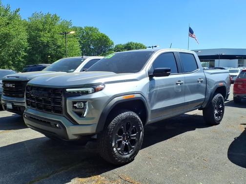 Sterling Metallic 2025 GMC Canyon Elevation