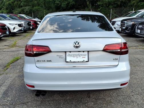 White Silver Metallic 2018 Volkswagen Jetta 1.8T SEL