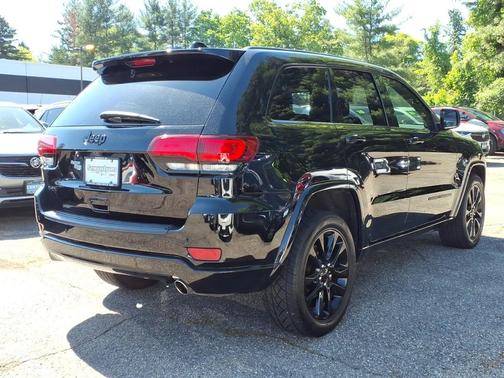 Diamond Black Crystal Pearlcoat 2018 Jeep Grand Cherokee Altitude