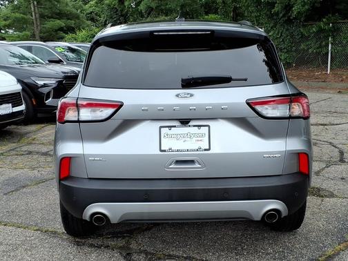 Iconic Silver Metallic 2022 Ford Escape SEL