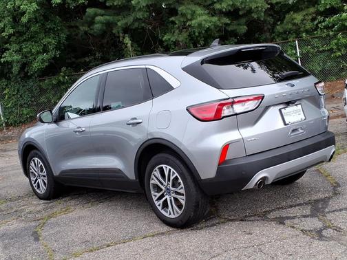 Iconic Silver Metallic 2022 Ford Escape SEL