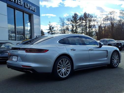 2017 Porsche Panamera Turbo