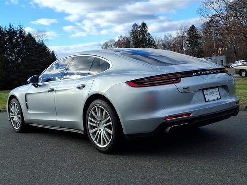 2017 Porsche Panamera Turbo