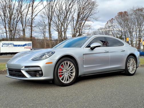 2017 Porsche Panamera Turbo
