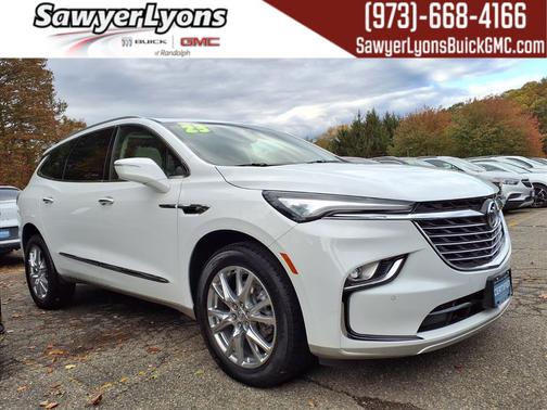 2023 Buick Enclave Essence AWD