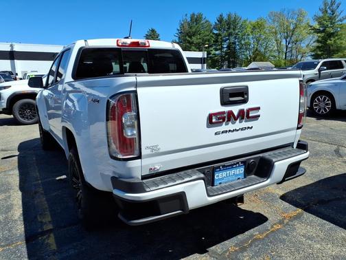 Summit White 2022 GMC Canyon Elevation