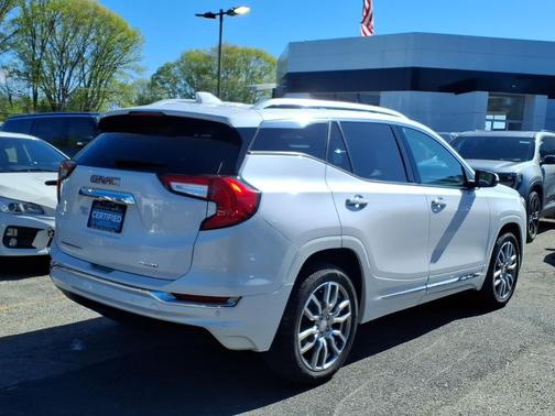 White Frost Tricoat 2022 GMC Terrain Denali