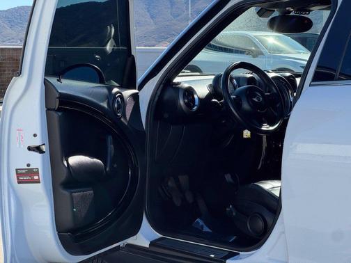 Light White 2012 MINI Cooper Countryman Base