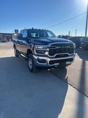 2026 RAM 2500 Tradesman Crew Cab 4x4 6'4' Box