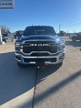 2026 RAM 2500 Tradesman Crew Cab 4x4 6'4' Box