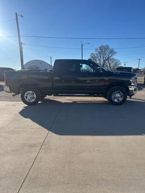 2026 RAM 2500 Tradesman Crew Cab 4x4 6'4' Box