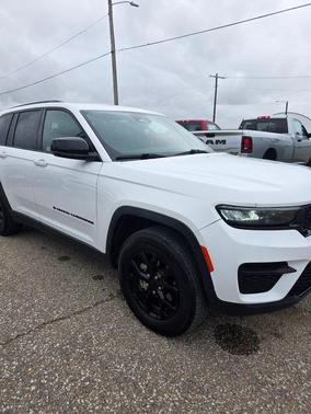 Bright White Clearcoat 2024 Jeep Grand Cherokee Altitude